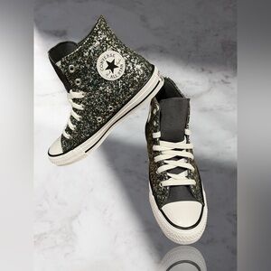 GIRLS' BIG KIDS' CONVERSE CHUCK TAYLOR ALL STAR GLITTER CASUAL SHOES SIZE 4.
